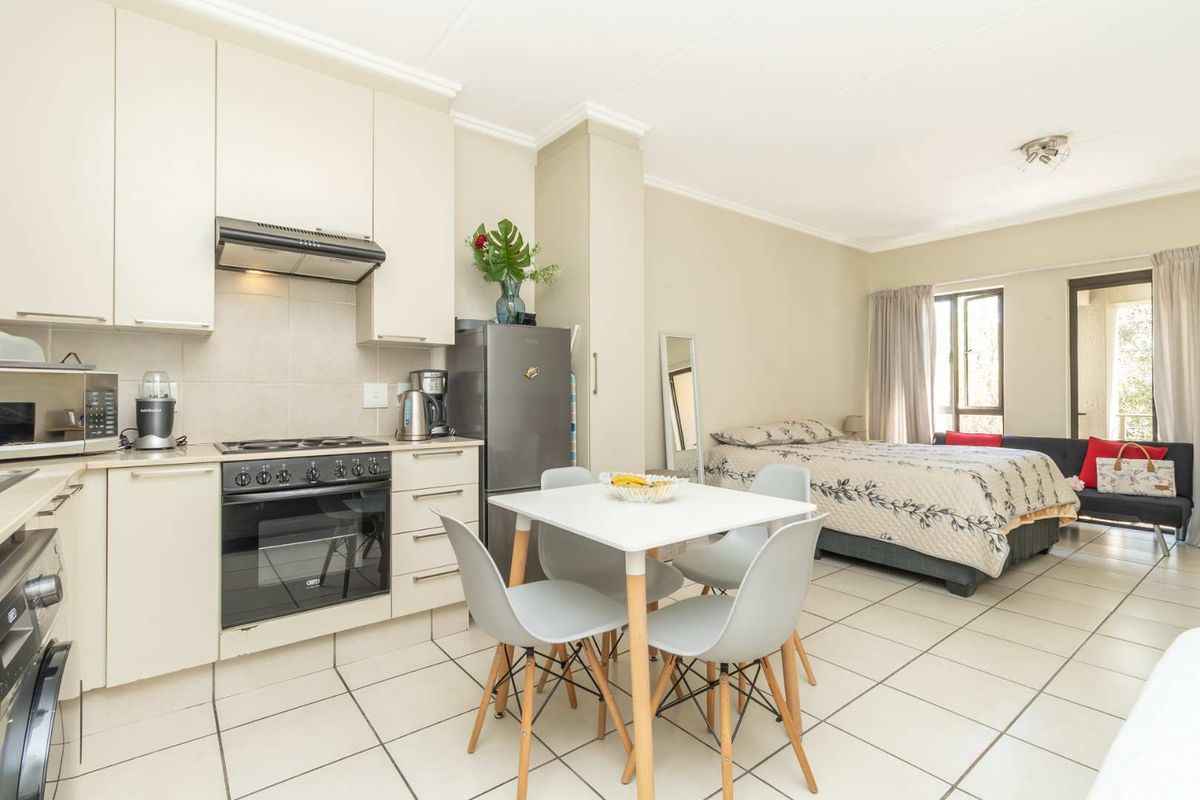 Studio Apartment for Lifestyle and Value - Photo 3