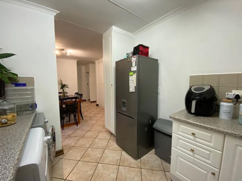 2 Bedroom Townhouse – Standalone Simplex with Exceptional Layout - Photo 7