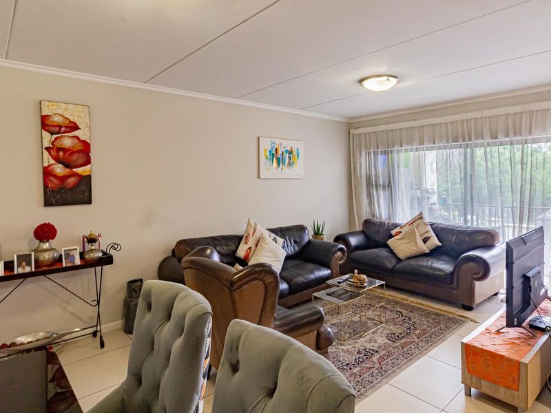 Spacious 3Bed, 2Bath for sale in Kylami - Photo 3