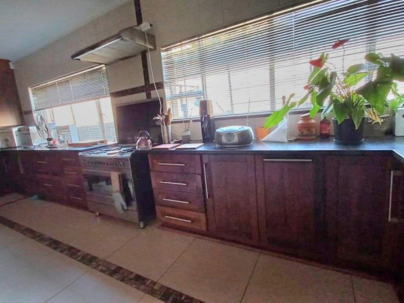 Three bedrooms house for sale in Daspoort - Photo 8