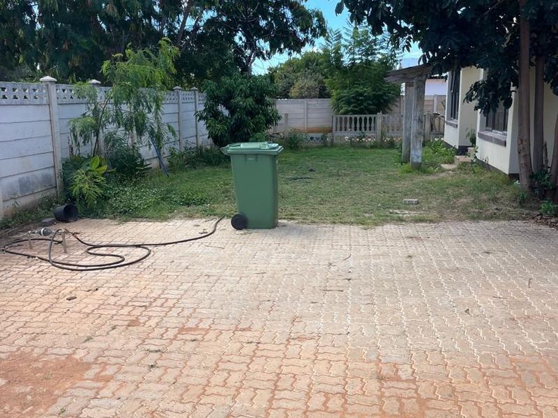 🏡 FOR SALE | 4-BED HOME + FLAT | ERF 1153m2, TSUMEB EXT 1 | N$1,350,000 COST EXCLUSIVE❗️ - Photo 9