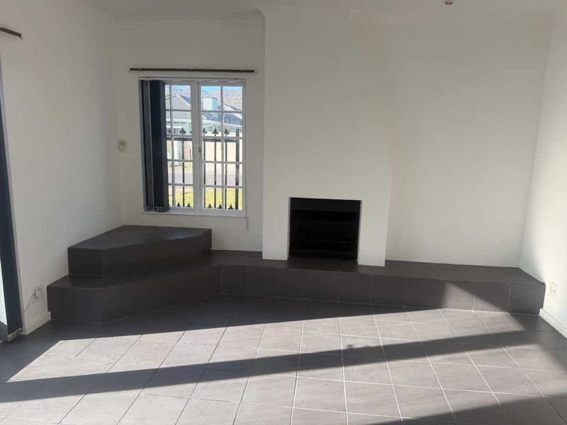 Family Home in Fish Hoek - Photo 8