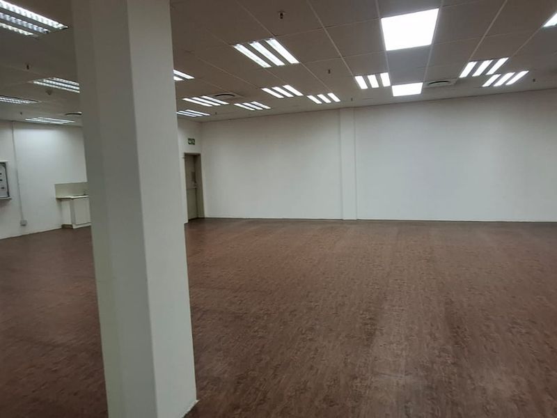 **Prime Retail Space Available in High-Traffic Mall with Unmatched Visibility** - Photo 6