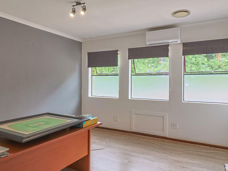 Prime 104m2 Office Suite in 14th Avenue Centre, Fairland For Sale or to Rent - Photo 10