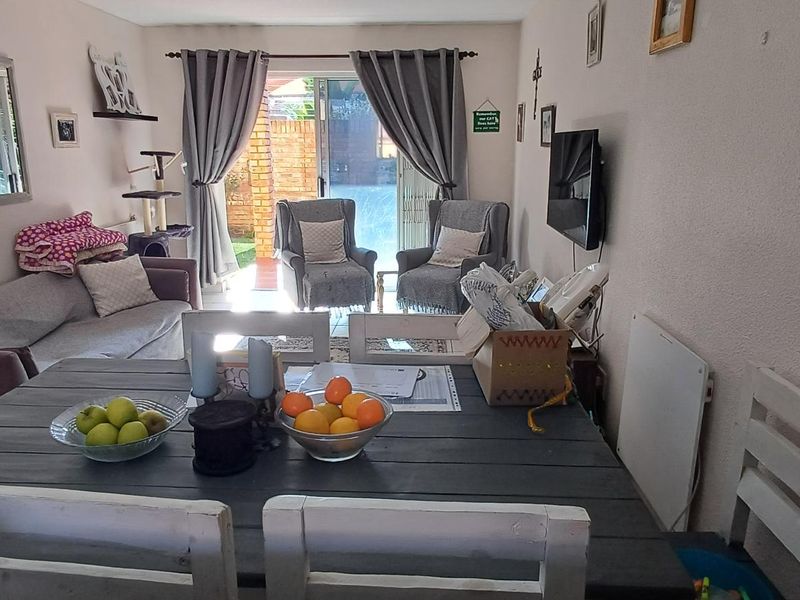 Ground floor PLUS private garden - Photo 4