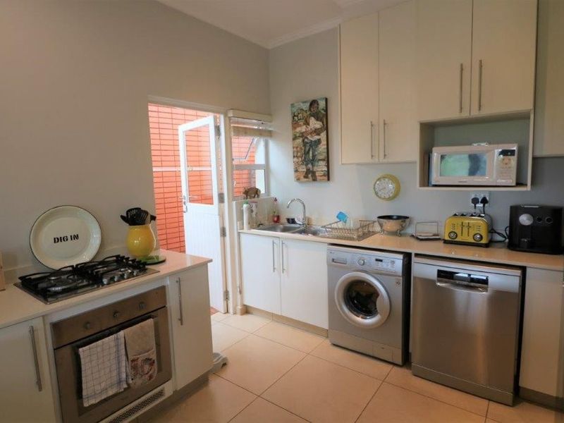 4 Bedroom Home Within A Secure Complex - Photo 3