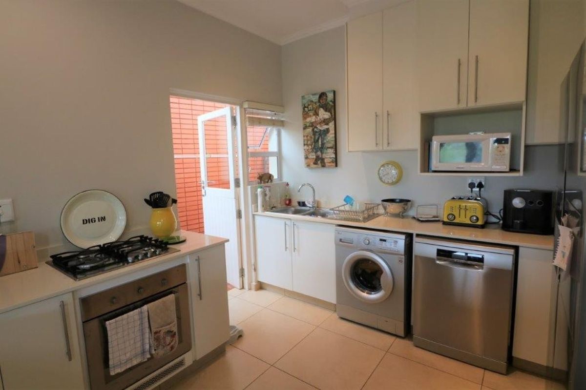 4 Bedroom Home Within A Secure Complex - Photo 3