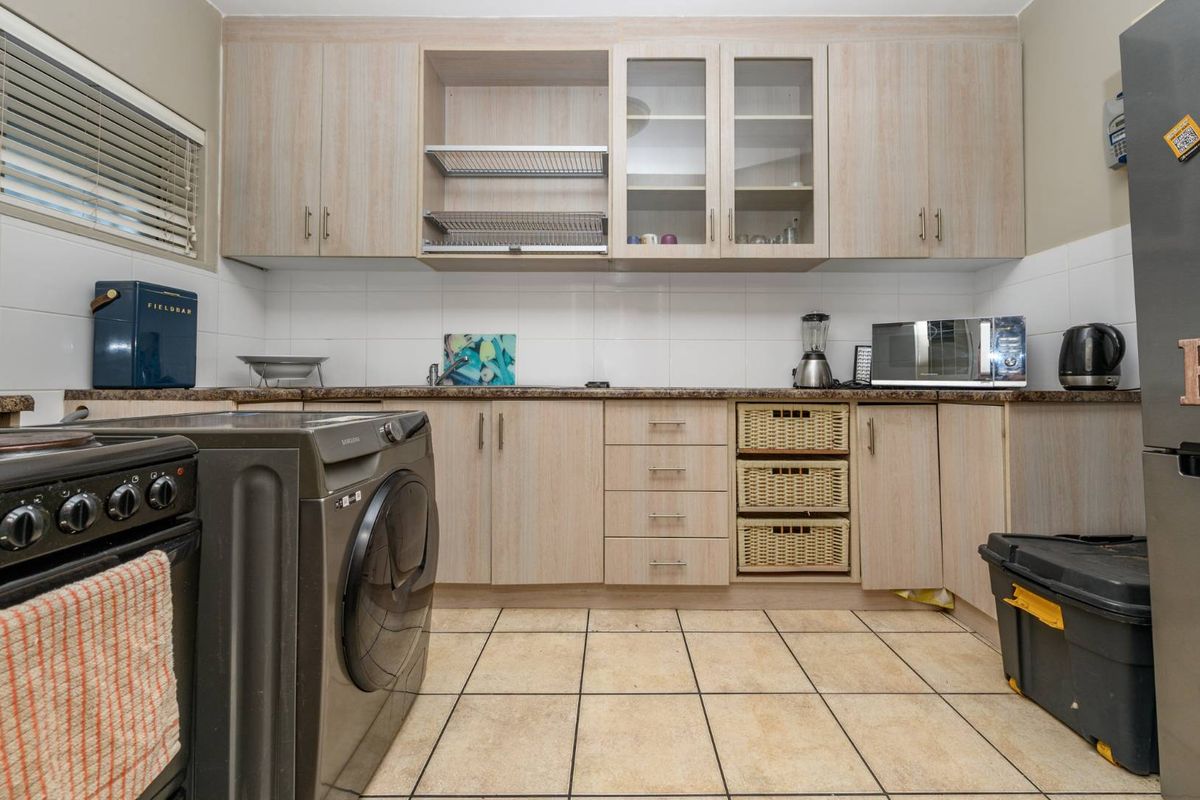 All of this for under 1 Million! Serious Seller! Priced Right to Sell Fast! - Photo 4