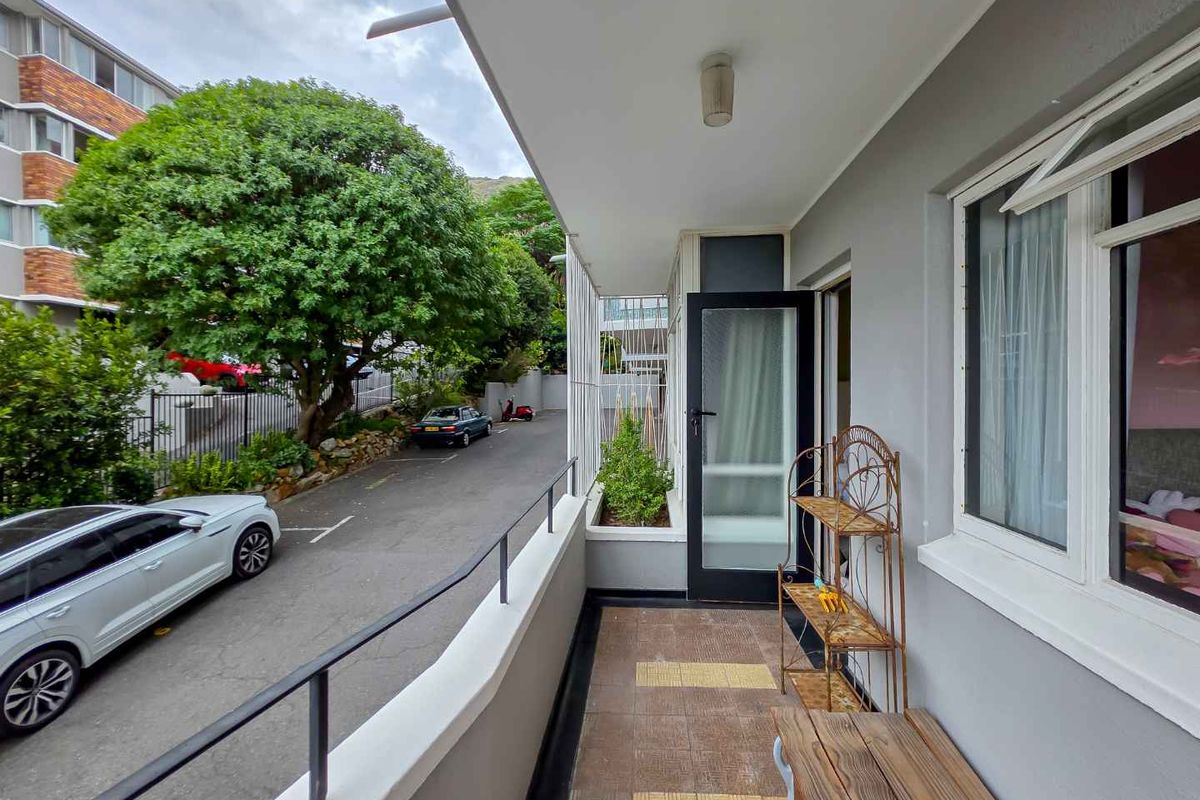 North east facing corner apartment with two balconies and automated garage | Sea Point - Photo 4