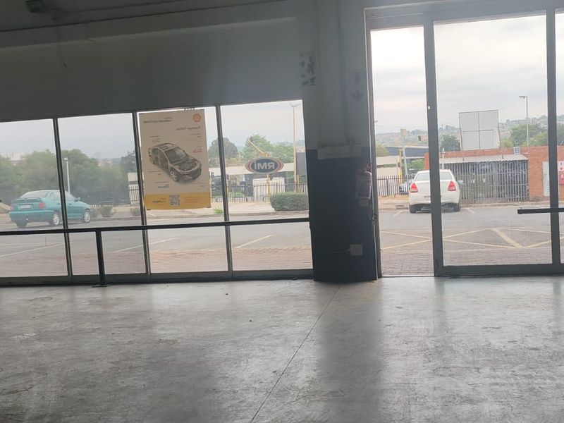 Rev Up Your Business in Vibrant Halfway House! - Photo 5