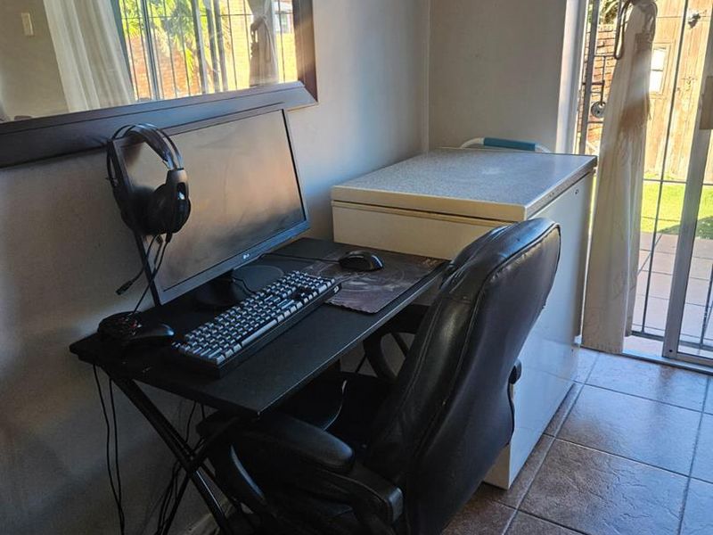 2 Bedroom Townhouse in Lorraine - Photo 9