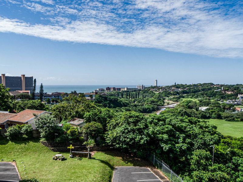 Spacious secure apartment - Photo 4