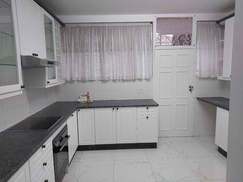 3 BEDROOM APARTMENT TO RENT NEAR MELROSE - Photo 5