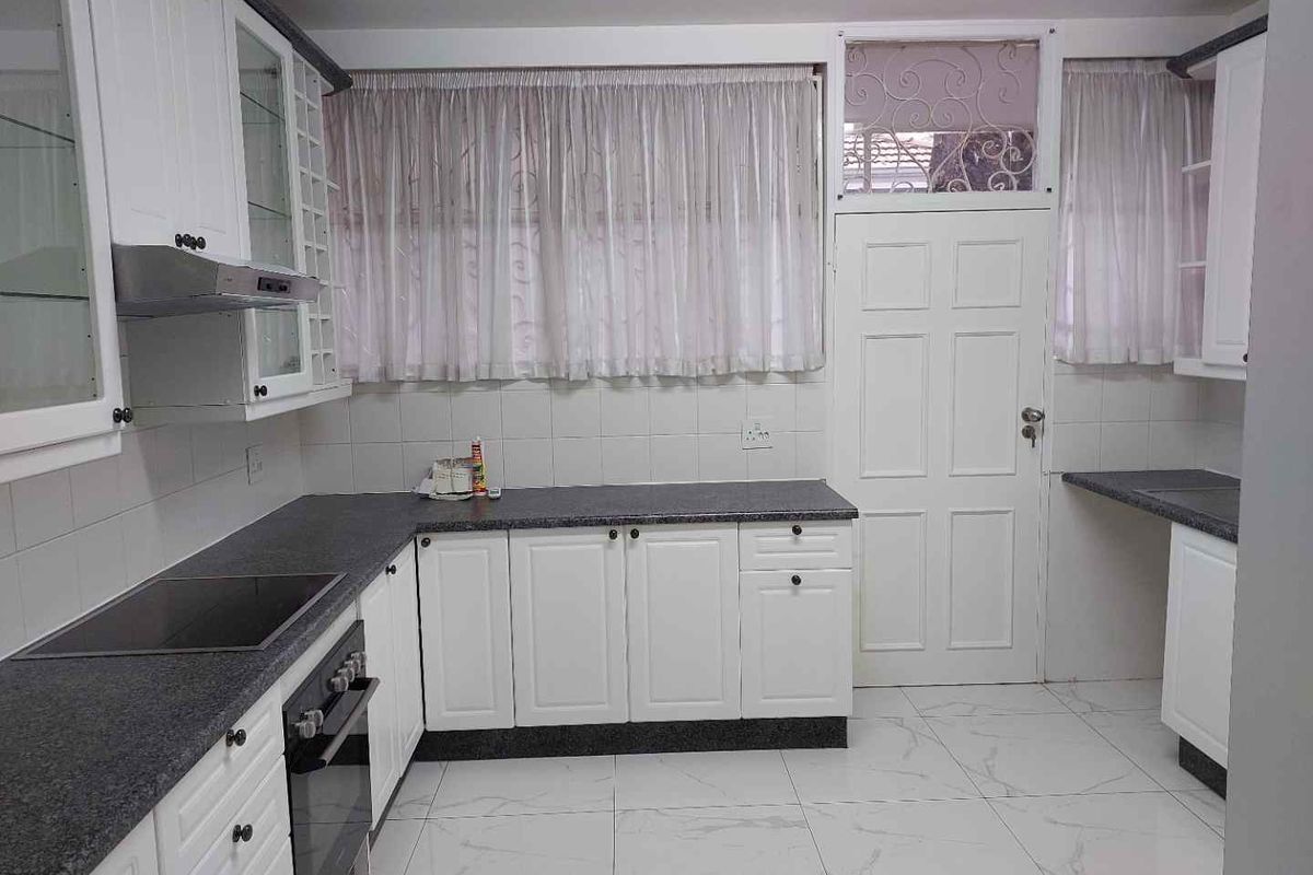 3 BEDROOM APARTMENT TO RENT NEAR MELROSE - Photo 5