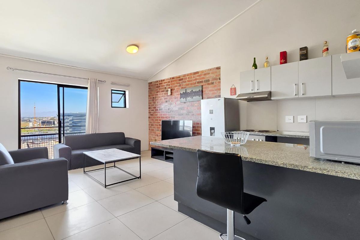 TRENDY OBS APARTMENT WITH ELEVATED VIEWS - Photo 2