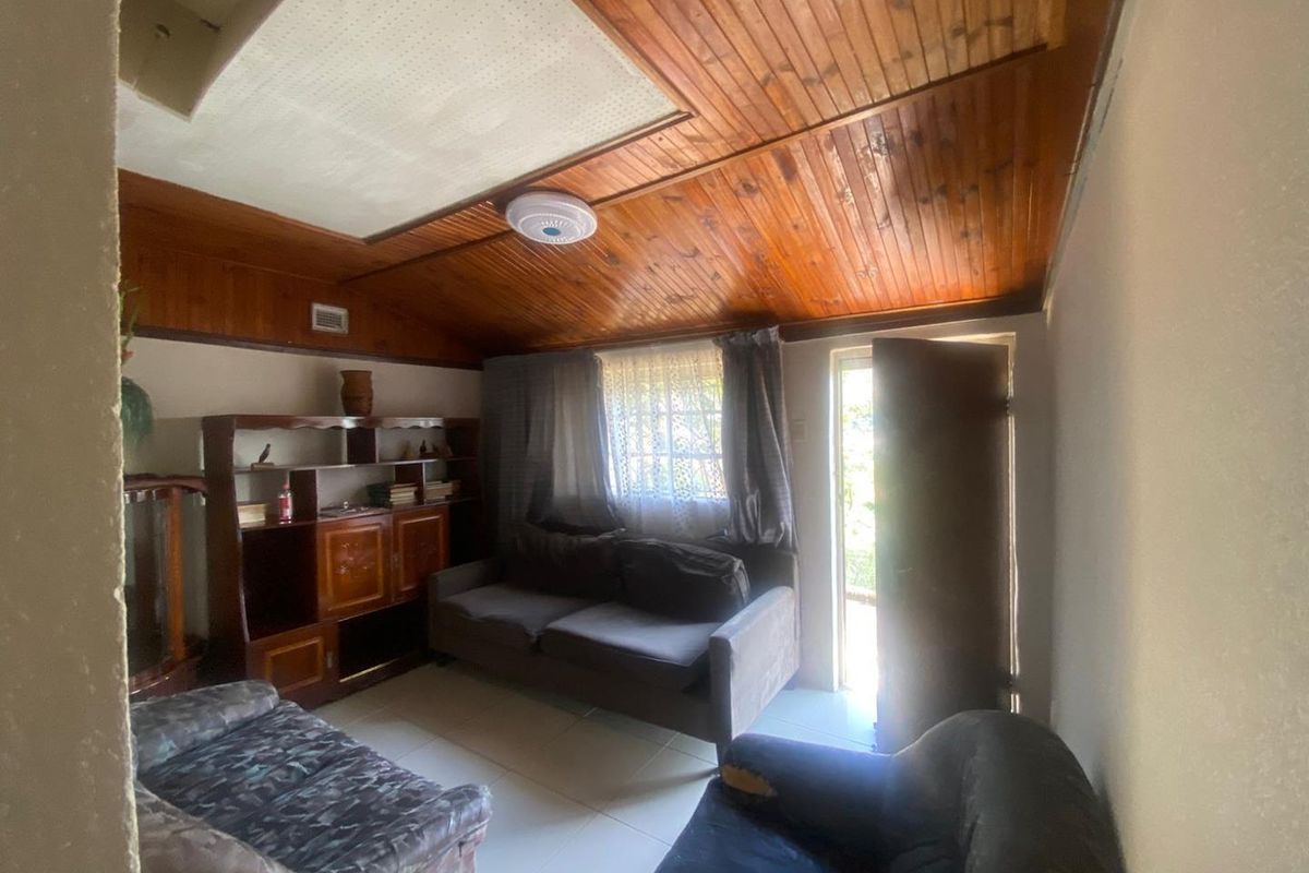 2 Bedroom House for Sale in Umlazi H Section - Photo 4