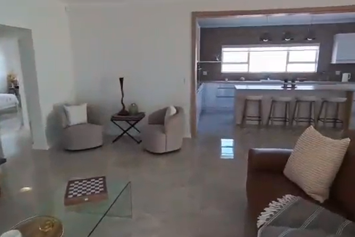 MODERN • STYLISH • SPACIOUS - Photo 3