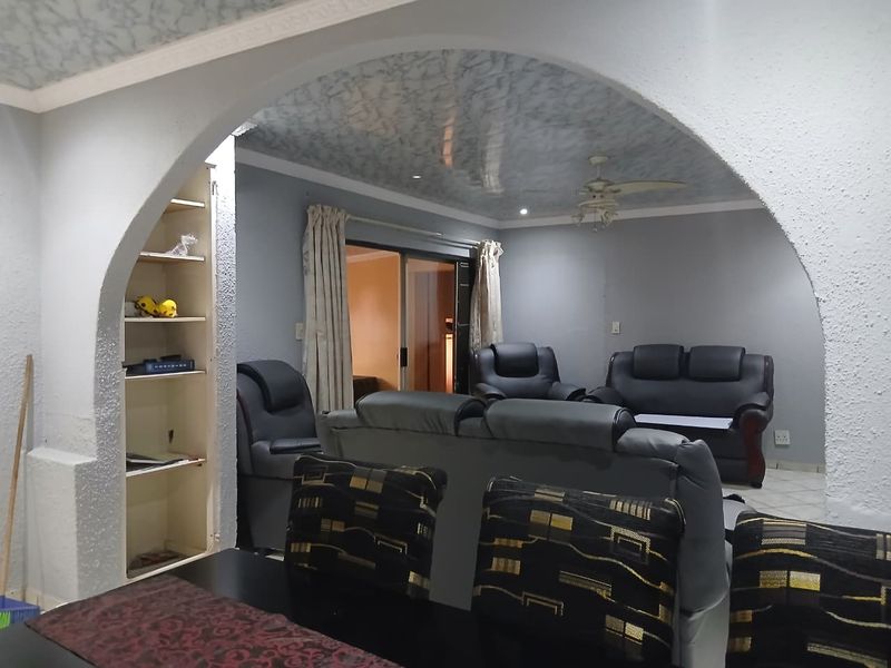 Two Homes, One Property: Ideal for Families & Investors! - Photo 8