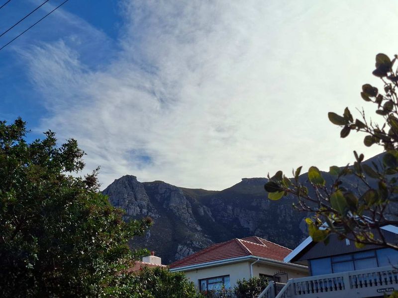 EXCELLENTLY POSITIONED HOME ON A DOUBLE STAND!! - Photo 3