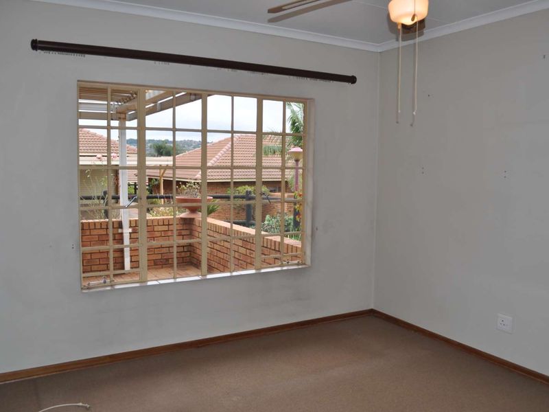 SPECIOUS HOME FOR SALE IN RENAISSANCE RETIRMENT VILLAGE - Photo 10