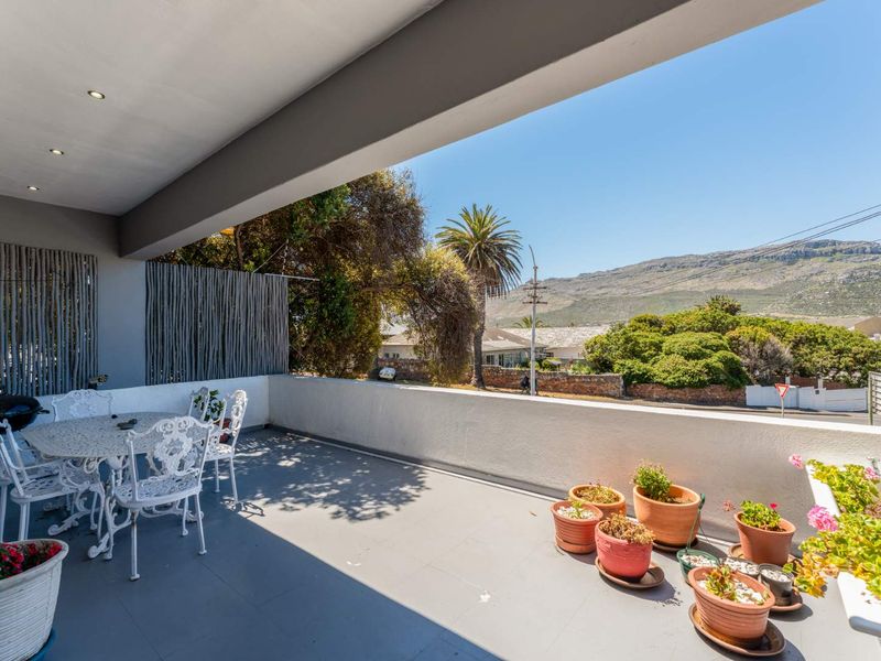 Stunning sea and mountain view apartment For Sale - Photo 8