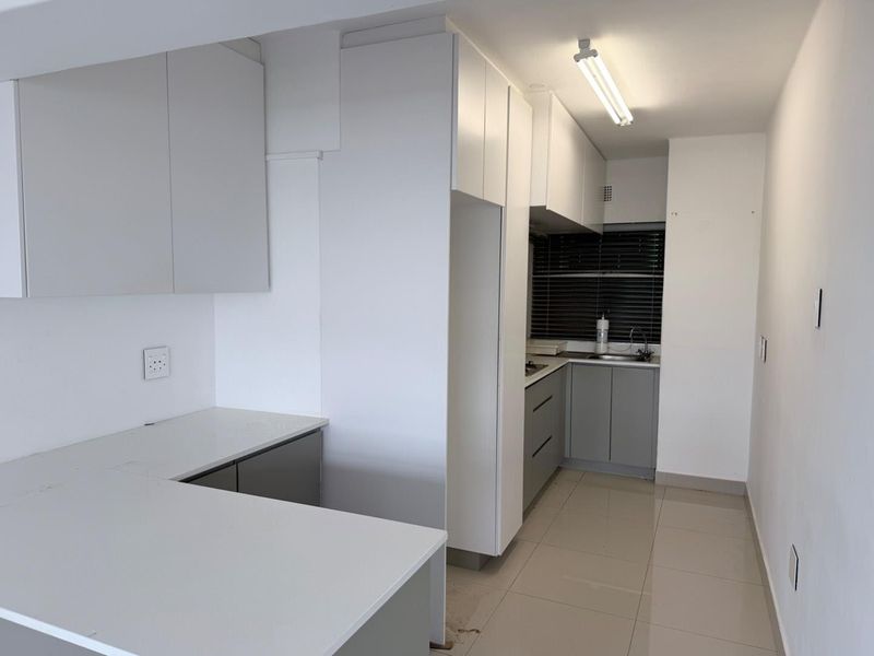 Luxurious Retirement Living in the Heart of Mouillie Point - Photo 8