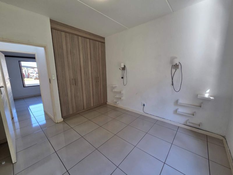Secure 2-Bedroom Garden Unit – Pet-Friendly - Photo 7