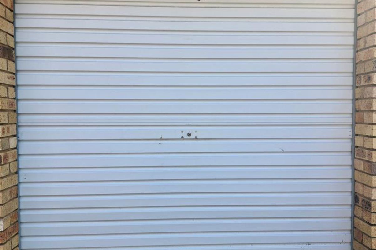 Modern 3-Bedroom Ground Floor Unit with Private Garden - Photo 3