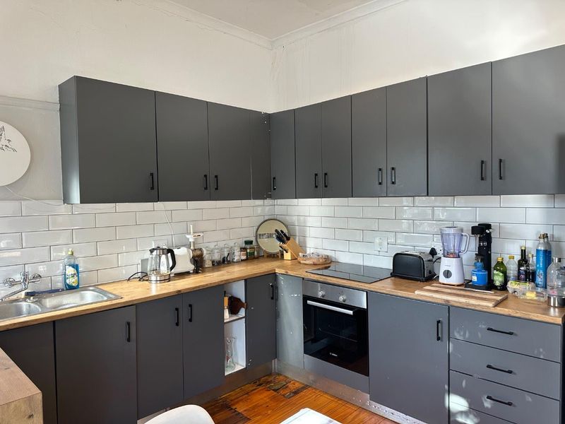 Secure 3 Bedroom Home In The Heart of Vredehoek - Photo 7