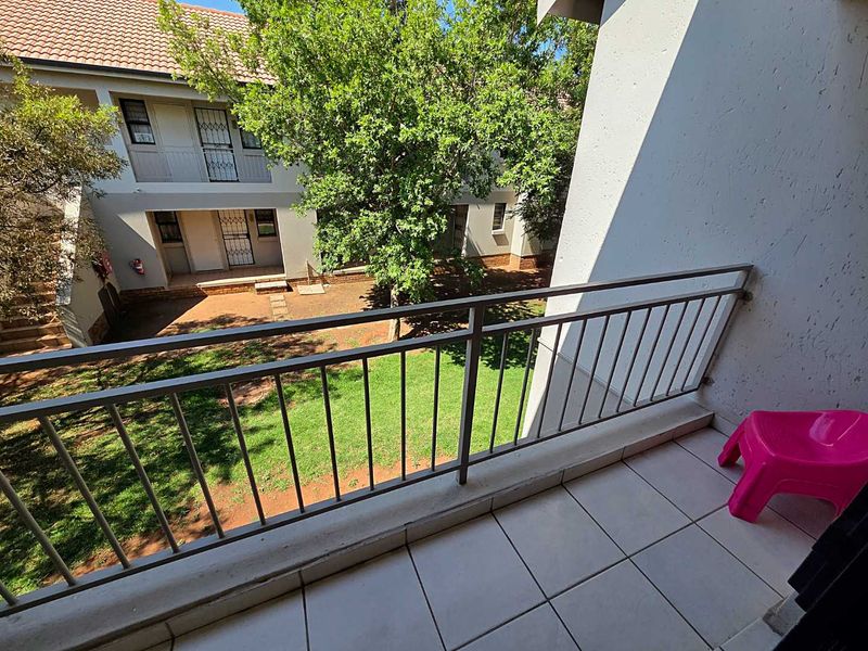 "Invest or Settle: Charming Unit at Racecourse View!" - Photo 8