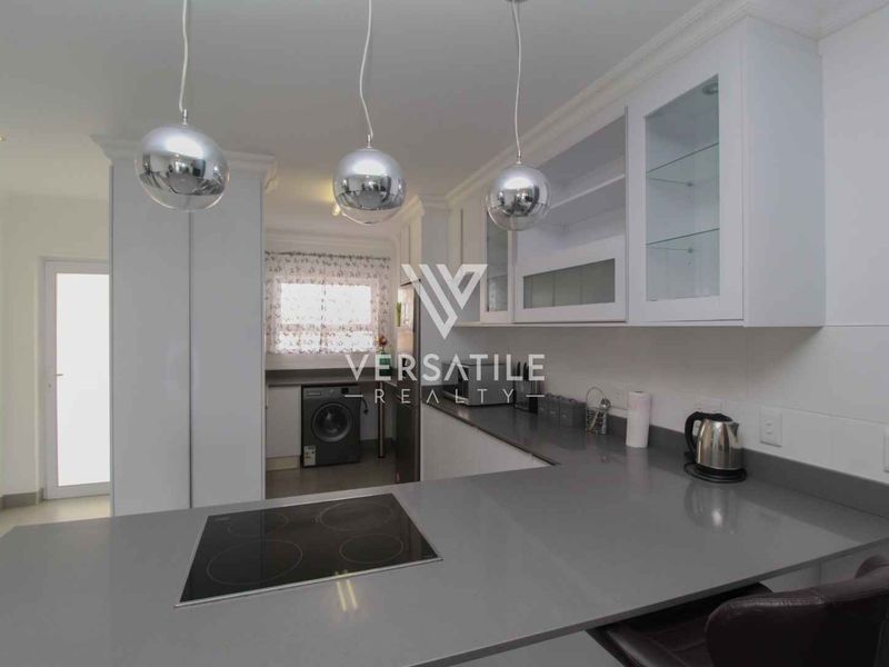 Apartment with Sea View - Photo 3