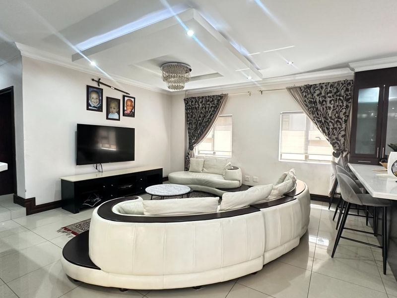 6 Bedroom plus Staff room - Furniture optional - Photo 8