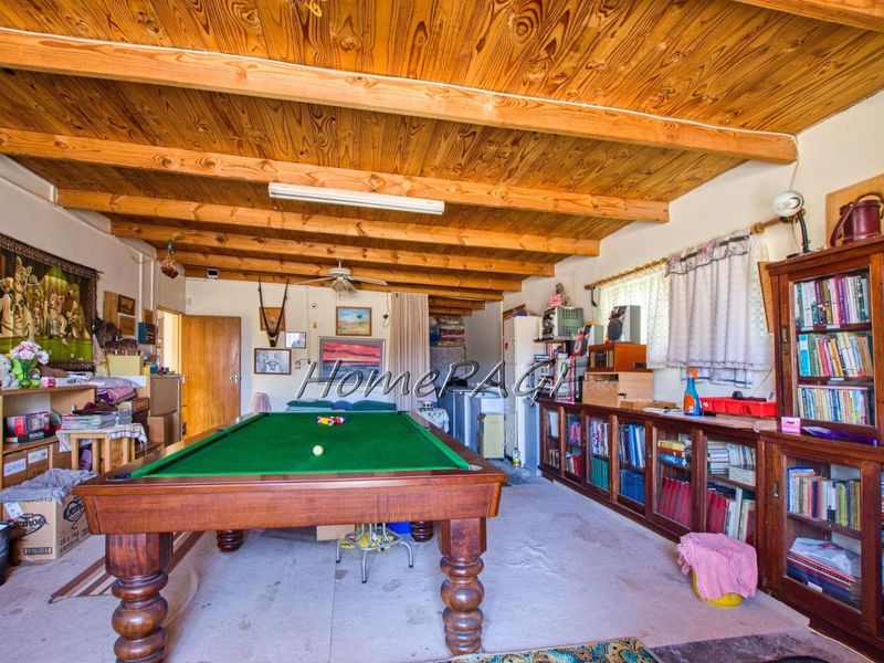 Ext 2, Henties Bay:  Enormous Home is for Sale - Photo 7
