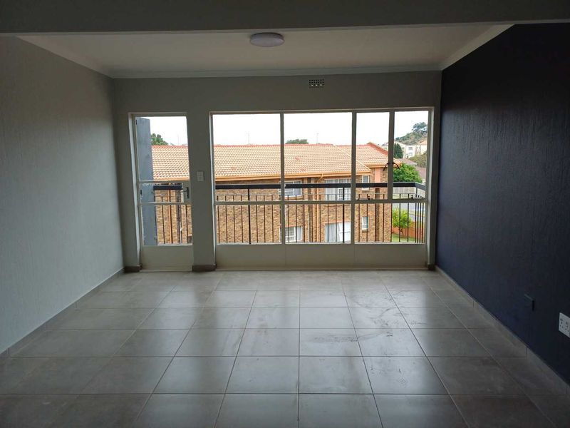 Newly Renovated 2-Bedroom, 1-Bathroom Unit - Photo 4