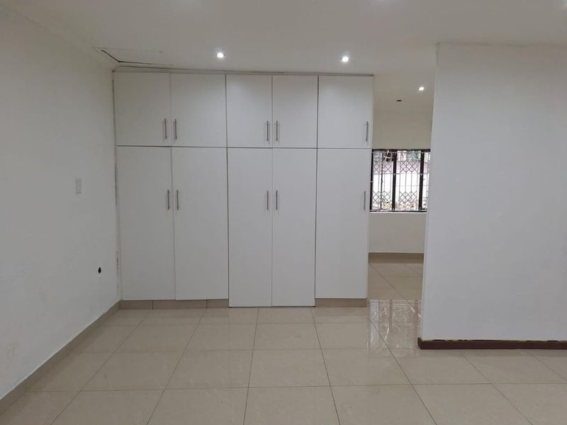 Modern, neat, and newly renovated one-bedroom granny flat - Photo 7