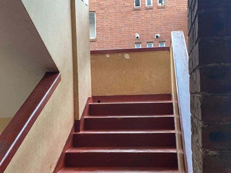 Cozy Batchalor apartment for Sale - Photo 4