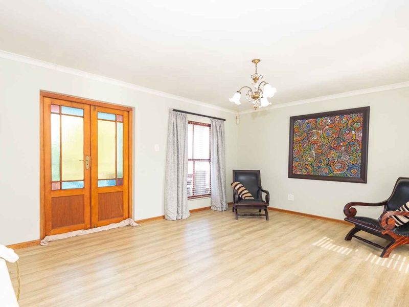 4 Bedroom house / guesthouse for sale in Panorama, Malmesbury - Photo 5