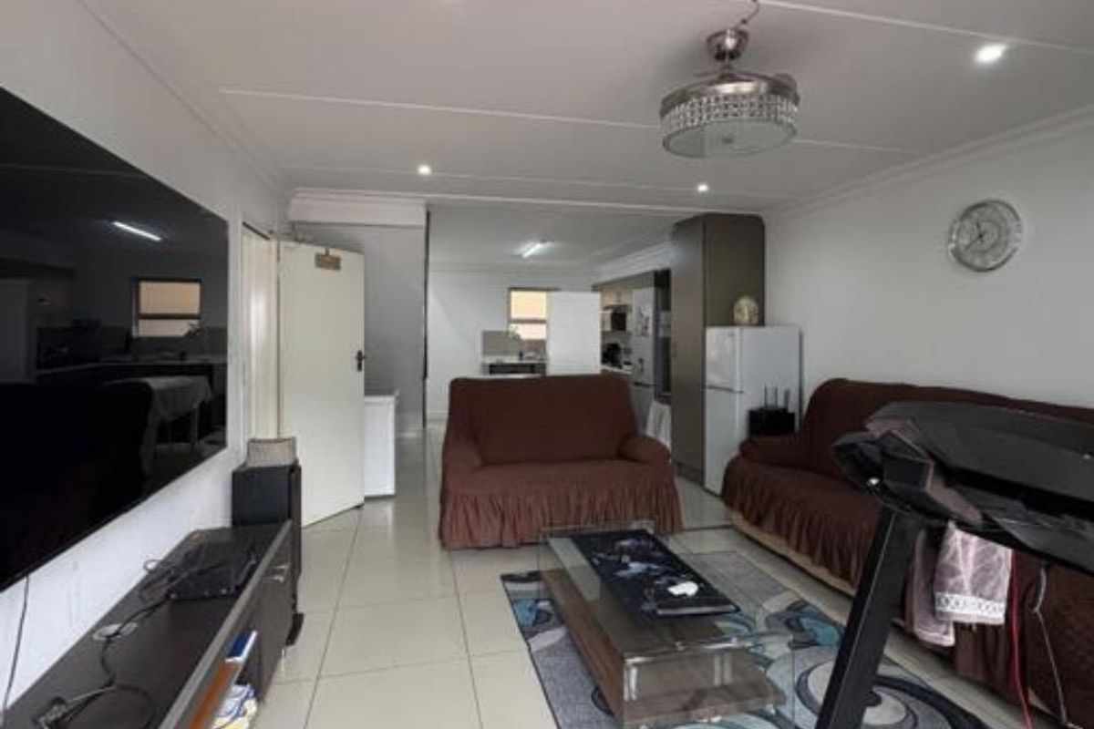 Modern 3-Bedroom Townhouse in Pine Grove – Ferndale - Photo 3