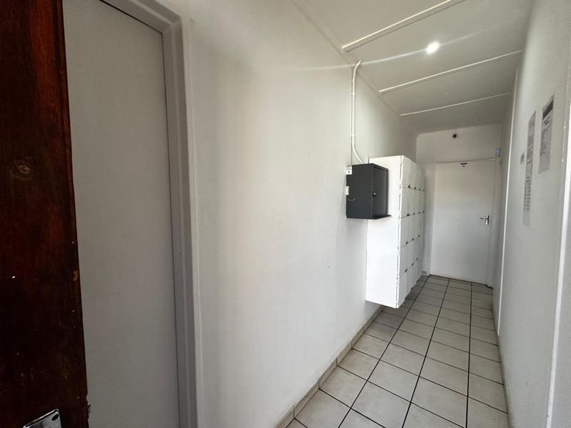 Ultimate Student Living - Photo 5