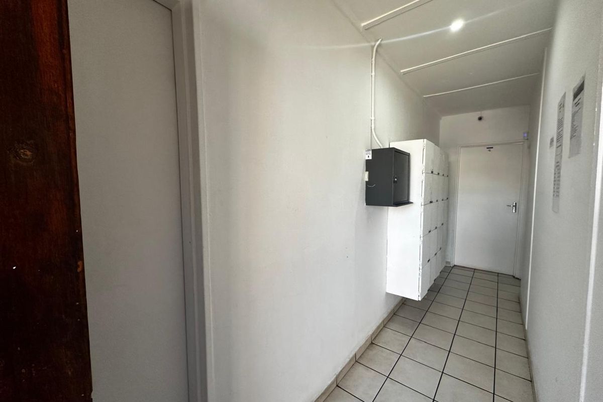 Ultimate Student Living - Photo 5