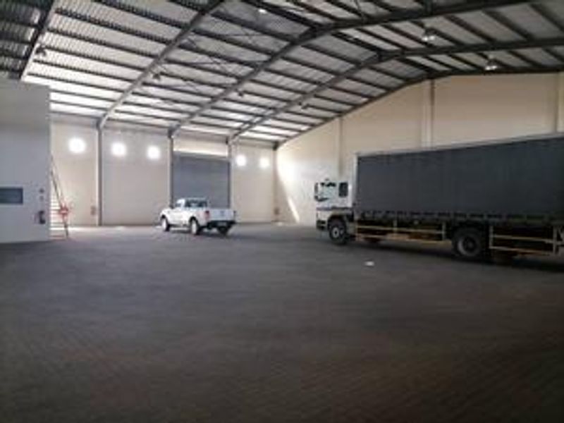 Warehouse to let - Photo 7