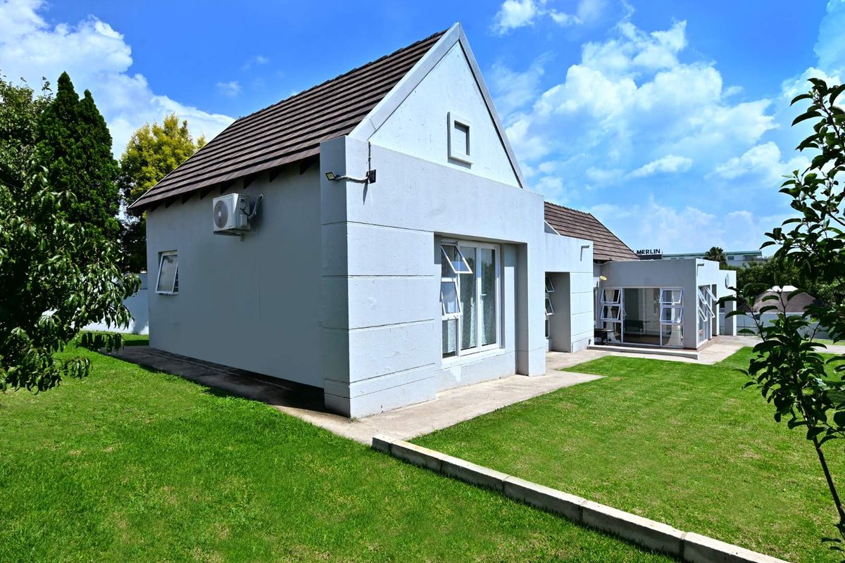 Charming 3 Bedroom Home in Excellent Estate - Photo 4