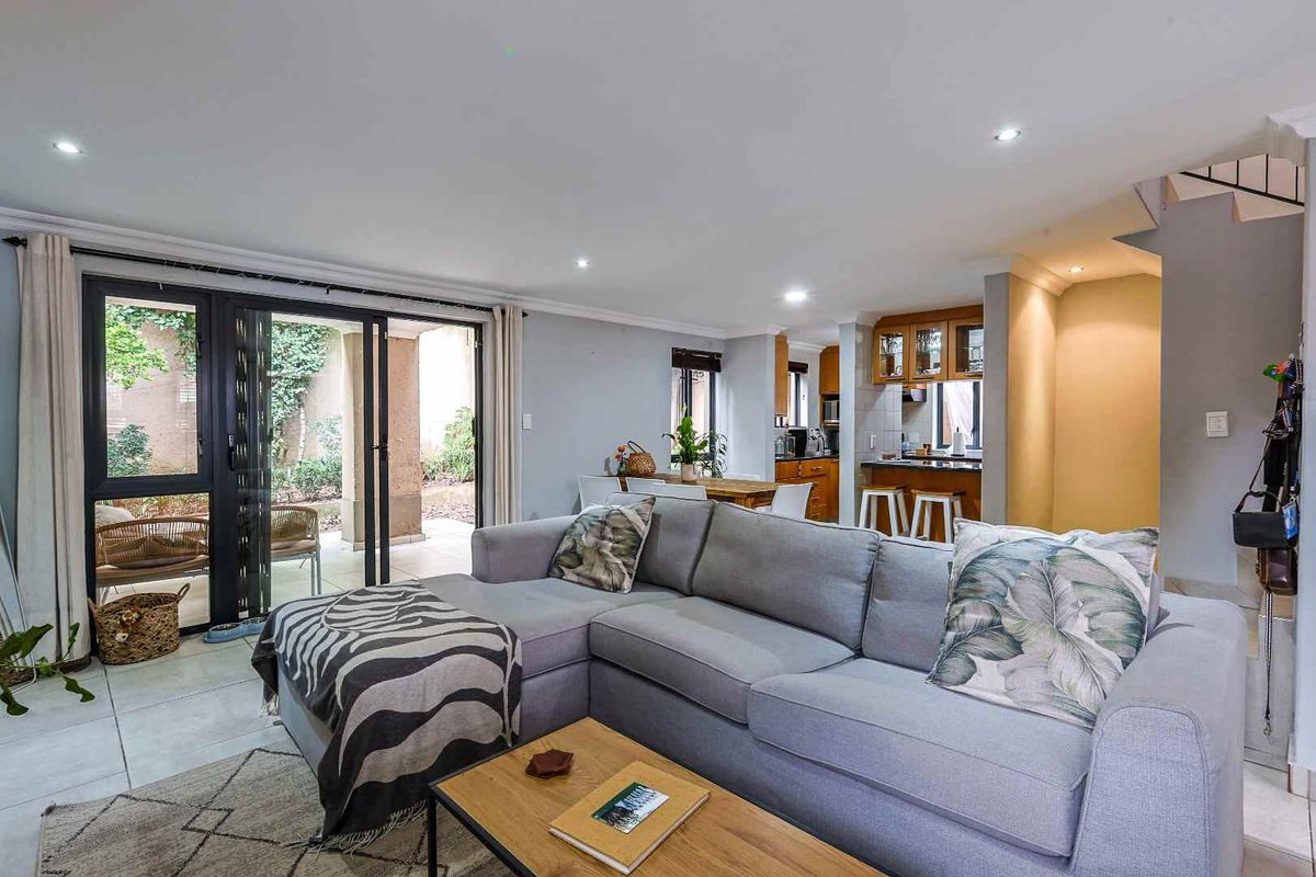 Modern, Private Living in the Heart of Menlo Park. - Photo 4