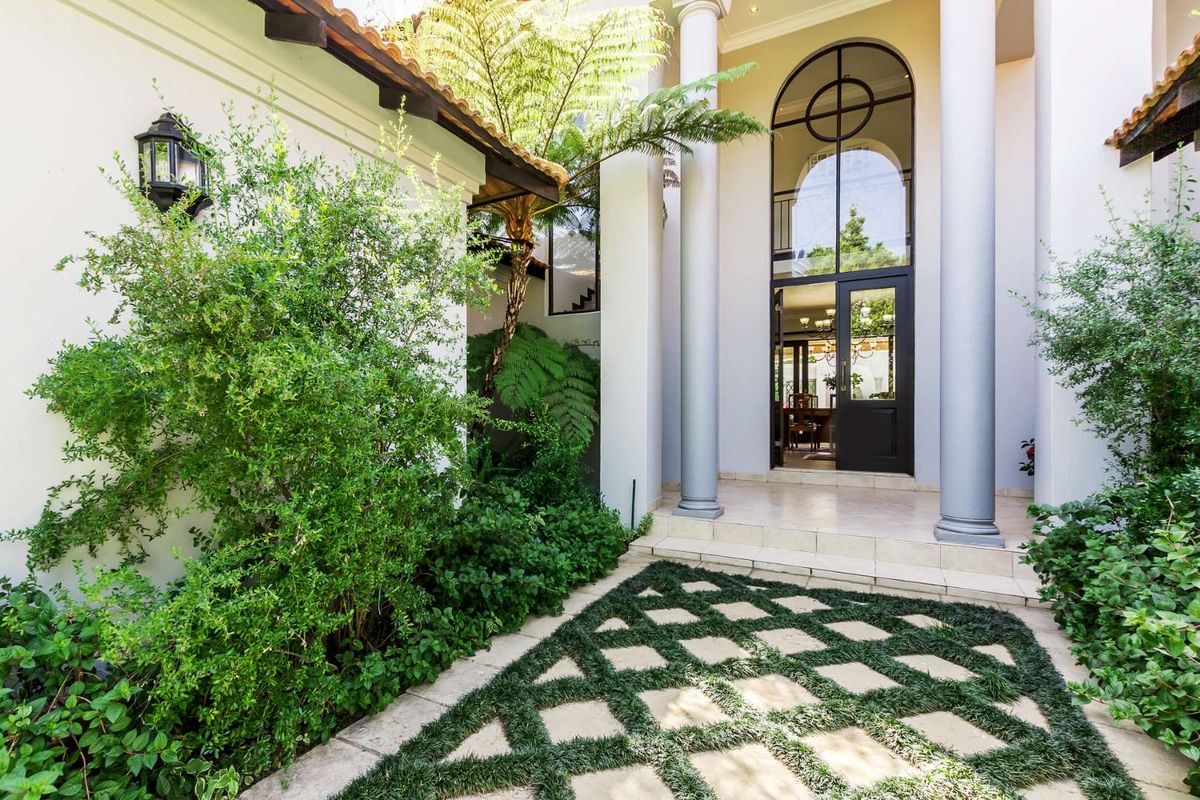 GRACIOUS 5 BEDROOM HOME IN DAINFERN VALLEY ESTATE - Photo 5