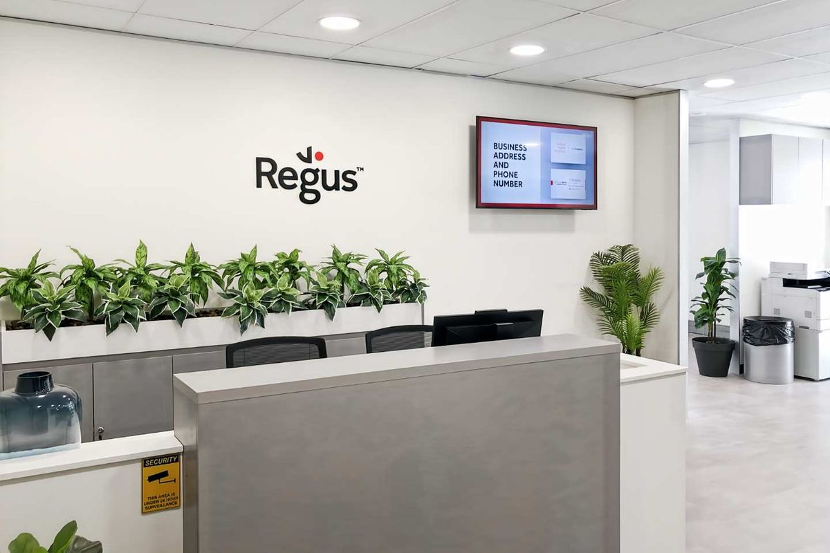 Fully serviced open plan office space for you and your team in Regus Links Office Park - Photo 4