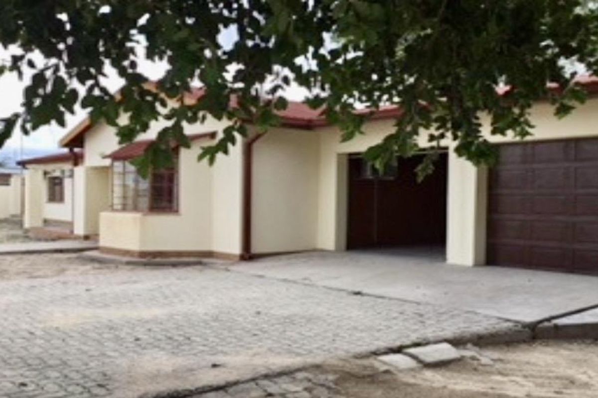 FOR SALE: 4 bedrooms house for sale in Helao Nafidi, Oshikango, Selling price N$N$950,000 cost excluded, Erf size 1200 m2 - Photo 2