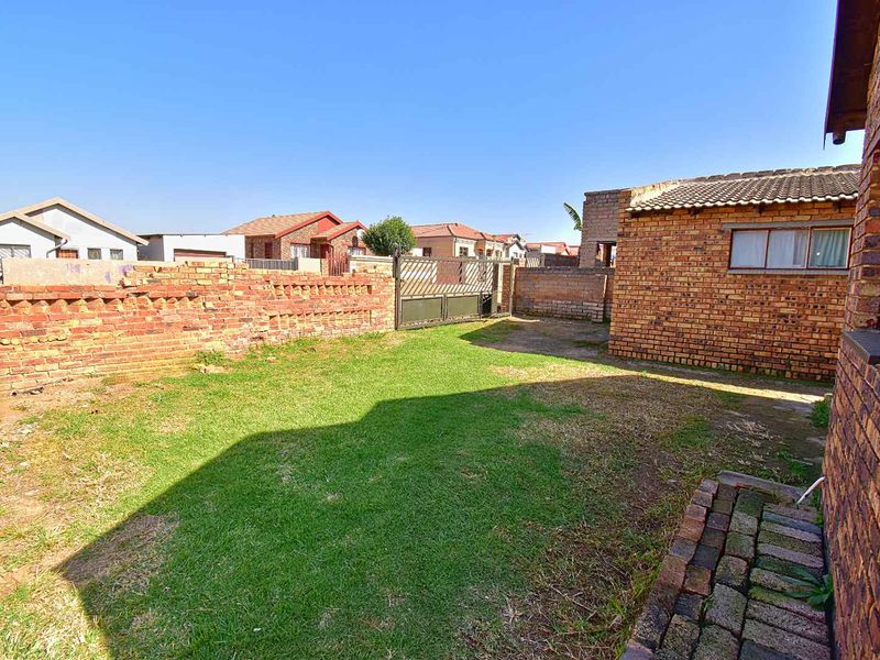 Investment Property - Photo 3