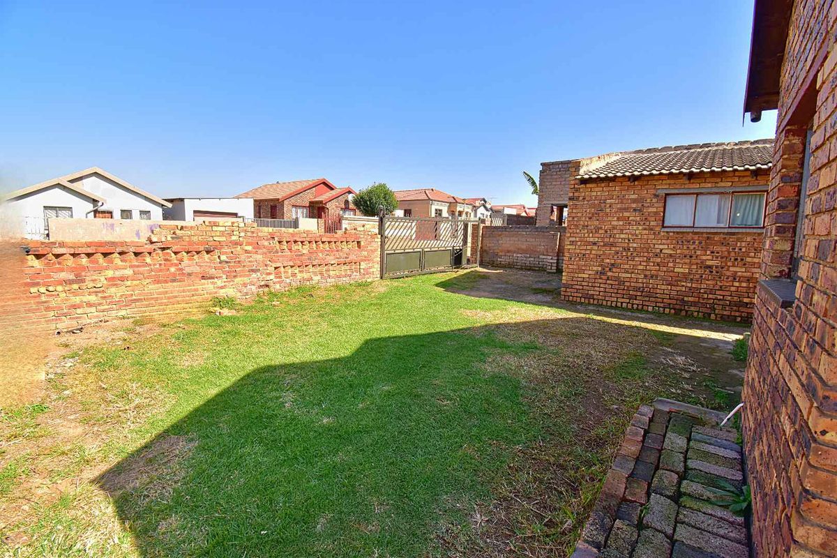 Investment Property - Photo 3