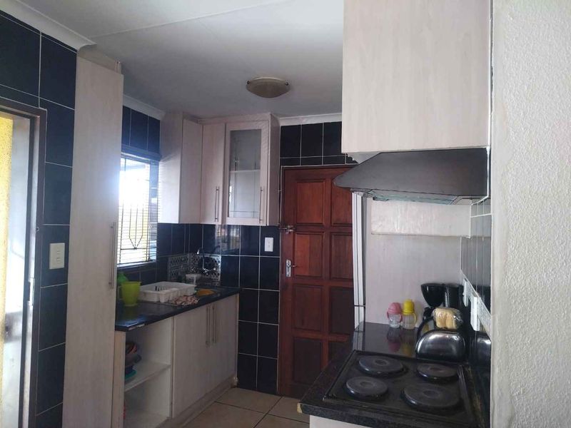 2 bedrooms house for sale in Soshanguve VV - Photo 6
