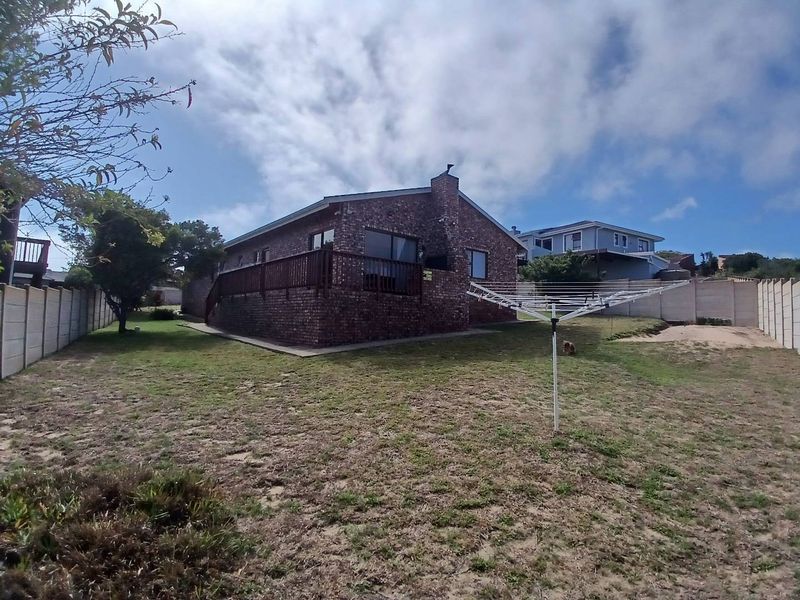 Stunning Modern Home with Sea View - Photo 2